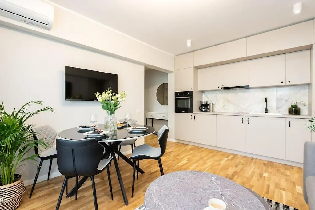 Lejlighed Sunny 2Br Flat - Top Location - Stunning Views Bukarest