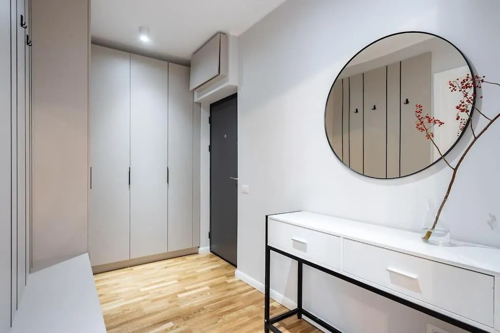 Sunny 2Br Flat - Top Location - Stunning Views Bukarest Lejlighed
