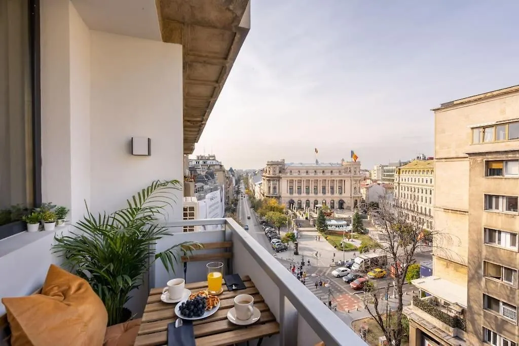 Sunny 2Br Flat - Top Location - Stunning Views Bukarest Lejlighed