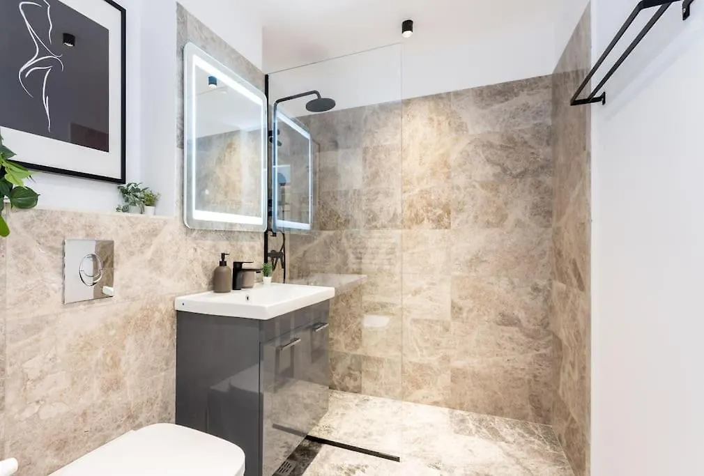Sunny 2Br Flat - Top Location - Stunning Views Bukarest
