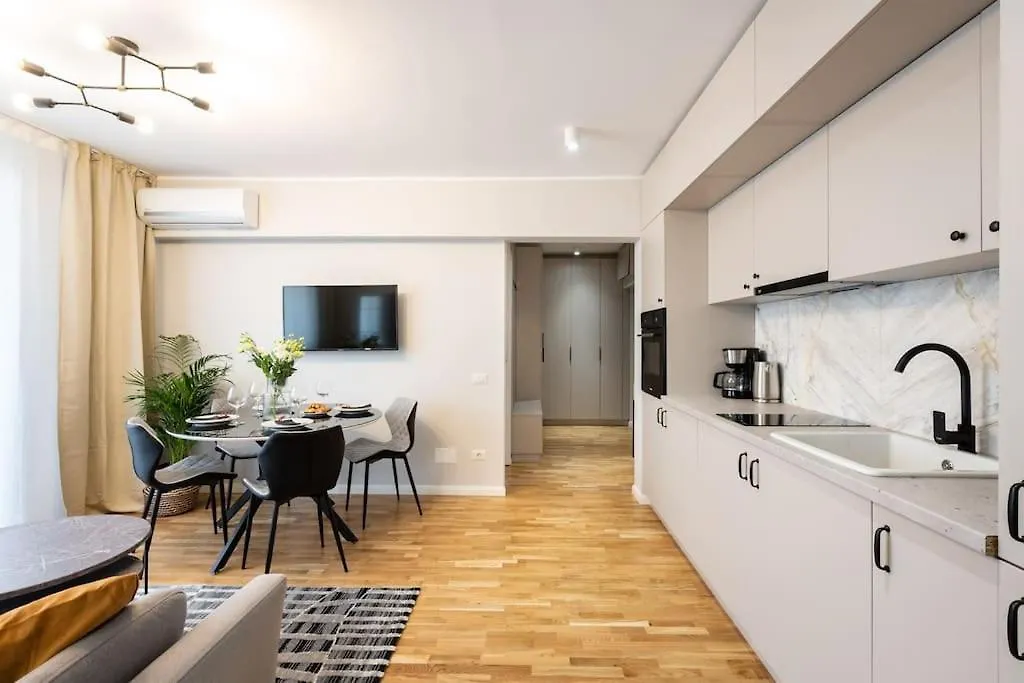 Sunny 2Br Flat - Top Location - Stunning Views Bukarest