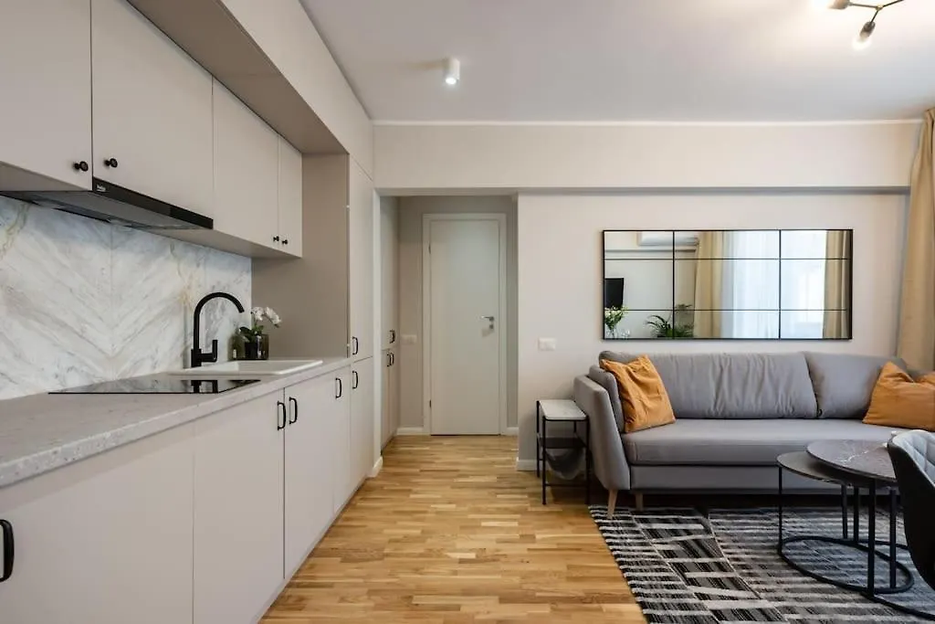 Sunny 2Br Flat - Top Location - Stunning Views Bukarest Rumænien
